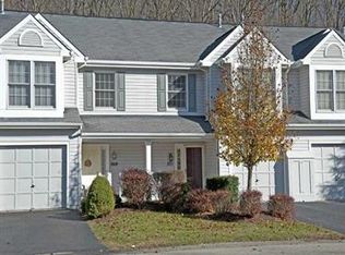 271 Commons Dr, Oakmont, PA 15139