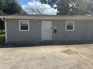 709 N 9th St, Nederland, TX 77627