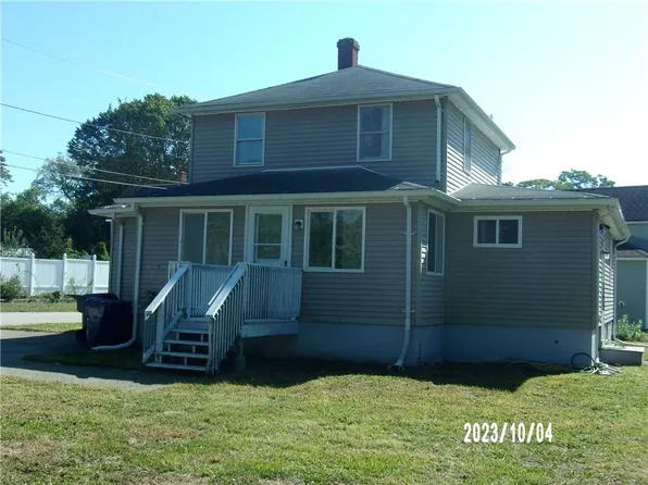 9 Hewett St, Warwick, RI 02889
