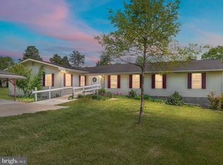64 Zig Zag Ln, Inwood, WV