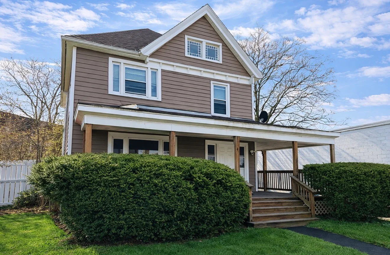 1 bed, 1.0 bath, 850 sqft, $1,200 — Photo 1