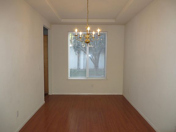 5th image of 1048 Atherton Dr
