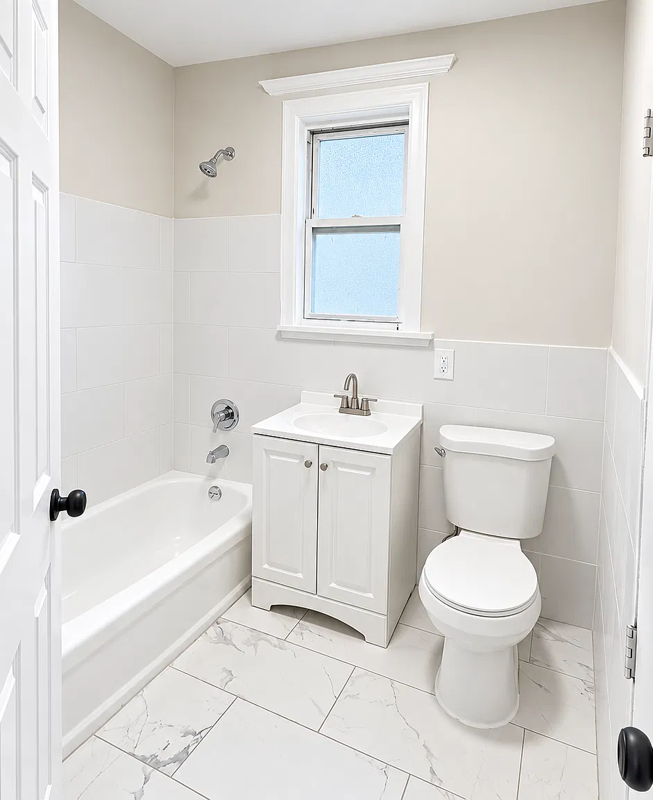 3 bed, $3,753 — Photo 2