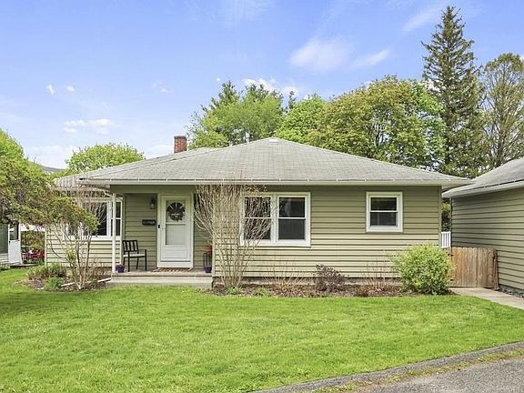 2nd image of 8 McKinley St