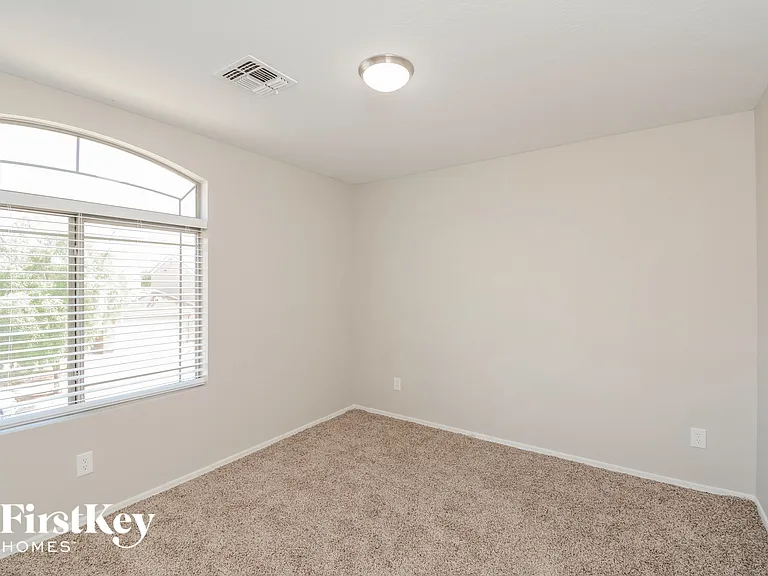 3131 W Jessica Ln — Photo 10