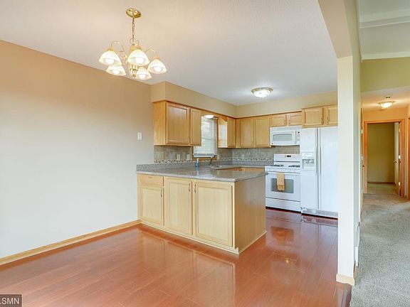 5th image of 13270 Davenport St NE