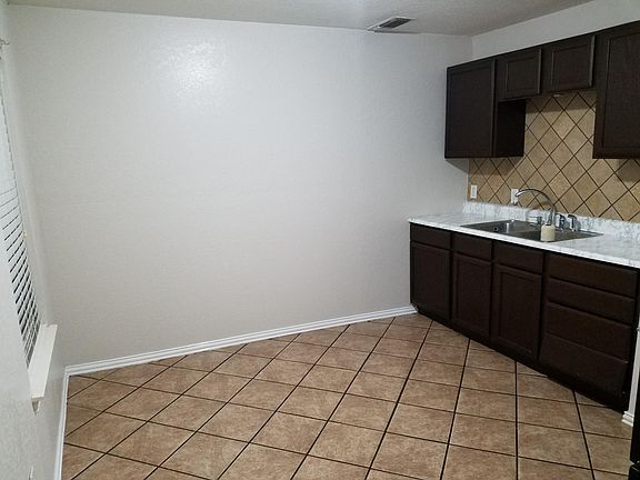 3rd image of 7700 Evening Star Dr #B