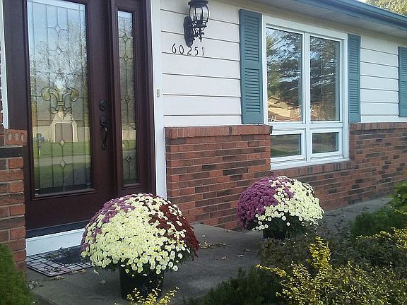 2nd image of 60251 Surrey Ln