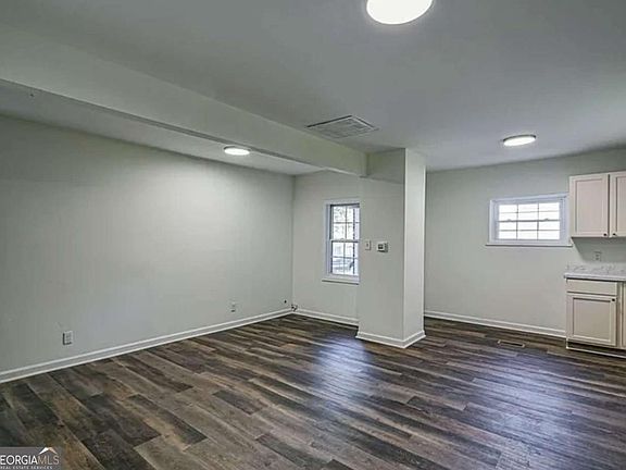 5th image of 24 E Main St