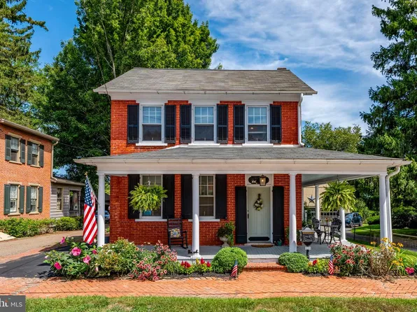 111 E Main St, Strasburg, PA 17579