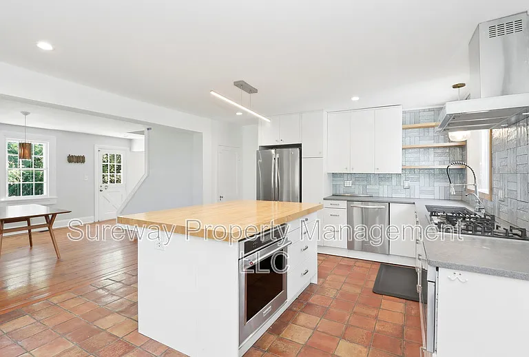 4521 Province Line Rd — Photo 8