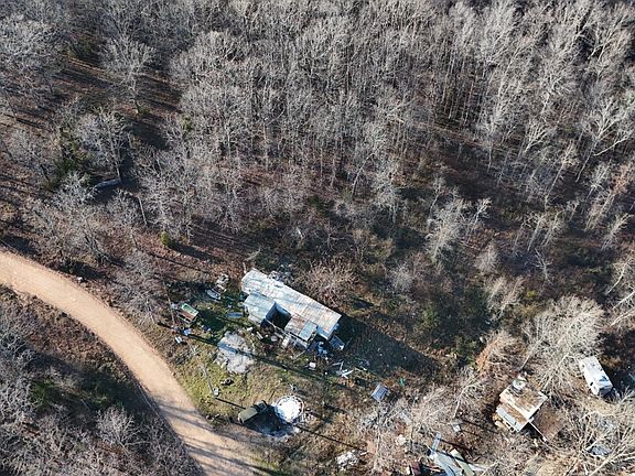 5th image of 816 Blue Ridge Dr