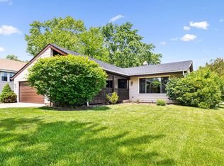 550 Emerson Cir, Bolingbrook, IL 60440