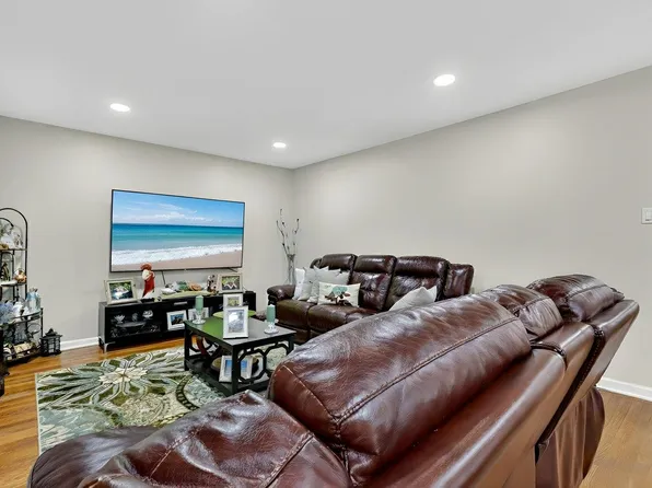 870 Passaic Avenue image 7 of 25