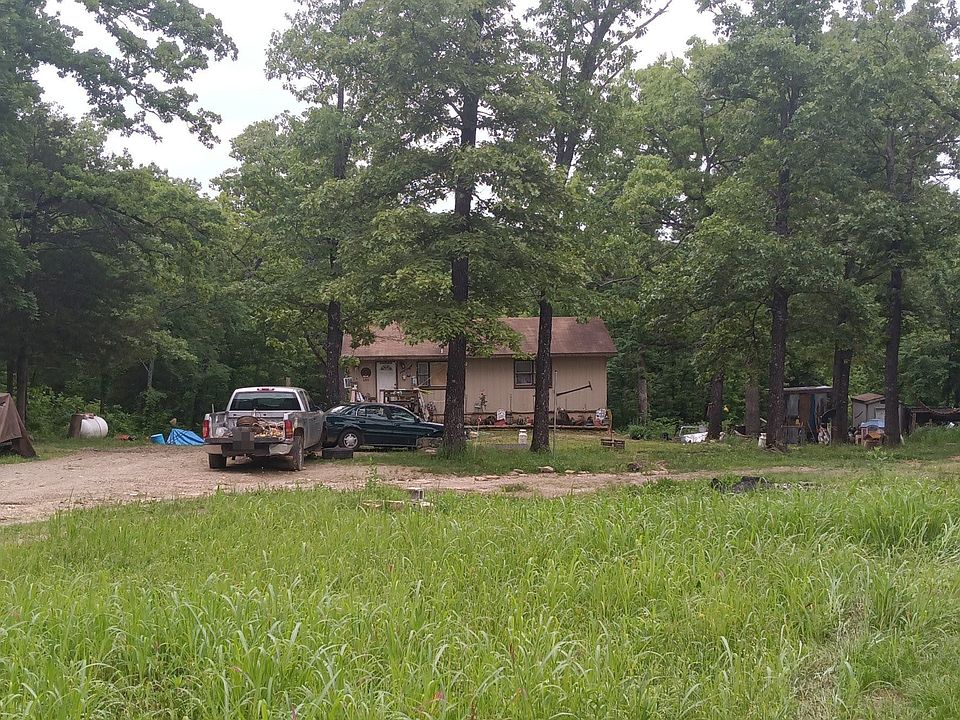 1st image of 220 Gilbert Ln