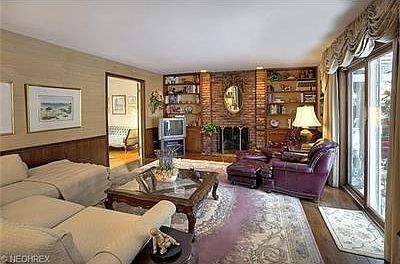 5th image of 3863 N Valley Dr