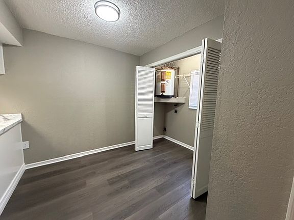 5th image of 4400 Millwood Rd Unit E