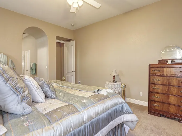 11733 Corino Way — Photo 20