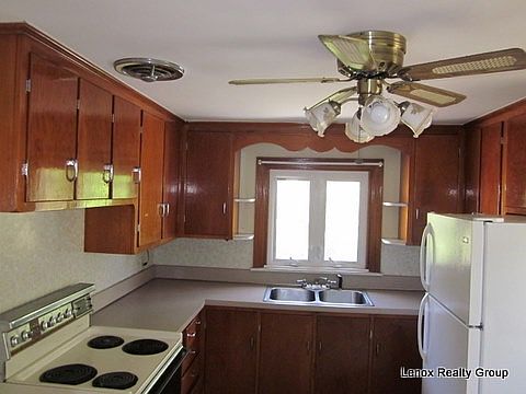 1st image of 46 Lyman Ave #2