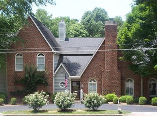 915 N Center St #4, Hickory, NC 28601