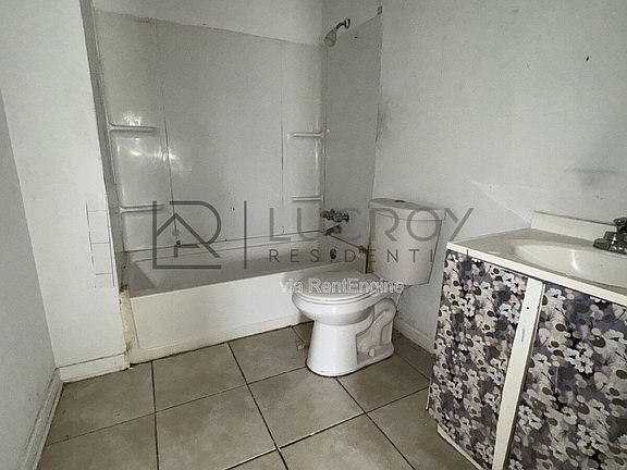 5th image of 4345 W Capitol St #C1