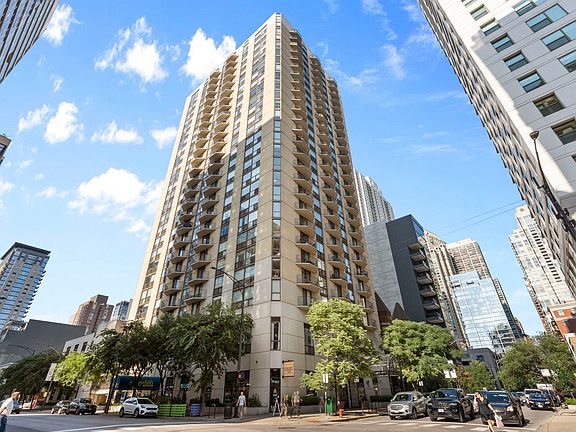 2nd image of 70 W Huron St APT 2602