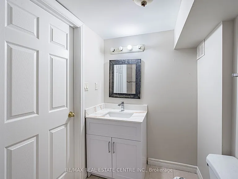 2 Milner Rd #BASEMENT — Photo 26