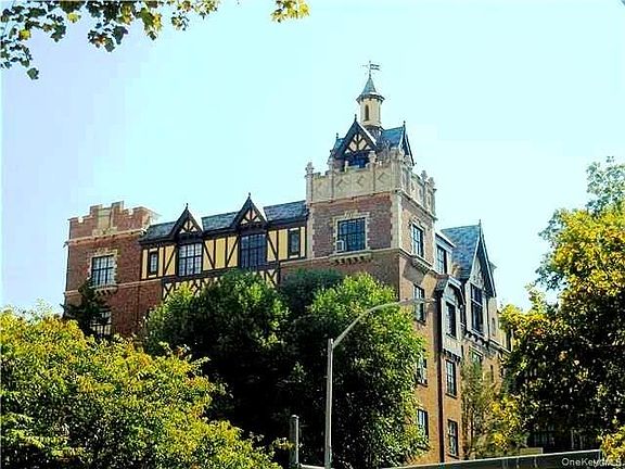 2nd image of 2 Westchester Avenue #4N