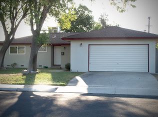 855 Cherry Ln, Clovis, CA