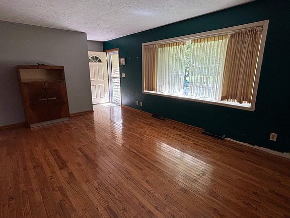 5th image of 4536 Longmeadow Ln