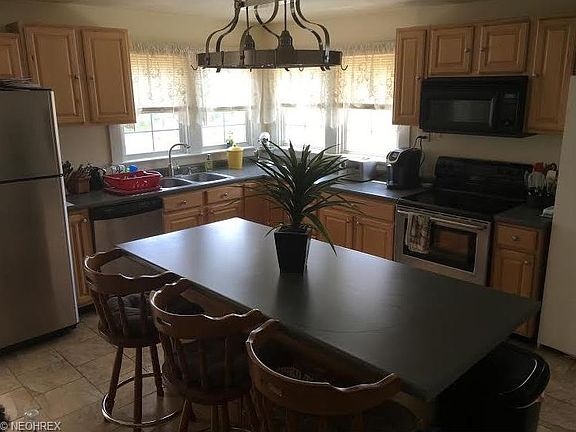 3rd image of 619 Peppard Ave