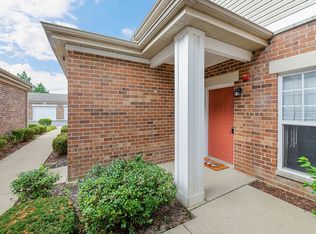 110 Club House Ln, Oswego, IL 60543