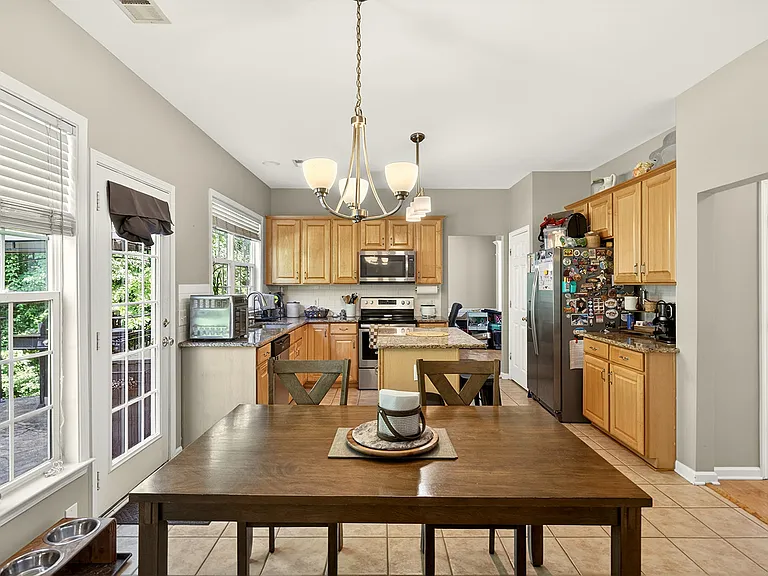 9538 Oswald Ln — Photo 12