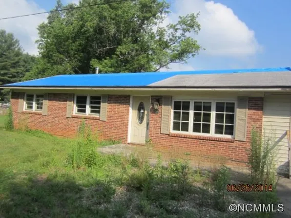 494 Hidden Valley Cir, Canton, NC 28716