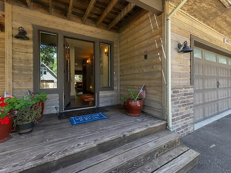 7026 Bellevue Ave — Photo 2