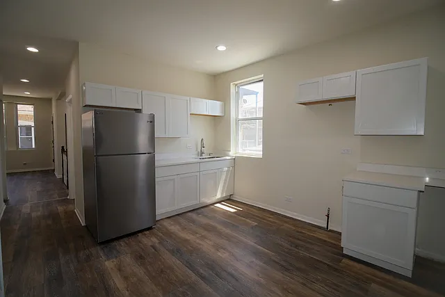 1016 N Ridgeway Ave #1R — Photo 9