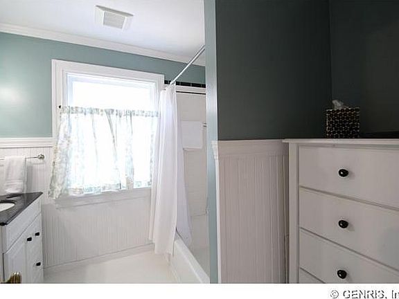 full bath upstairs