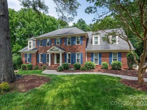 10105 Waterbrook Ln, Charlotte, NC 28277
