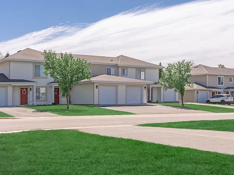 Dakota Townhomes — Photo 1