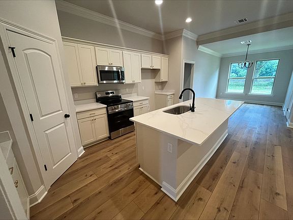 3rd image of 2440 Goldfinch Dr