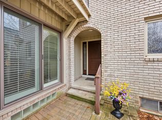 1204 S Timberview Trl, Bloomfield Hills, MI 48304