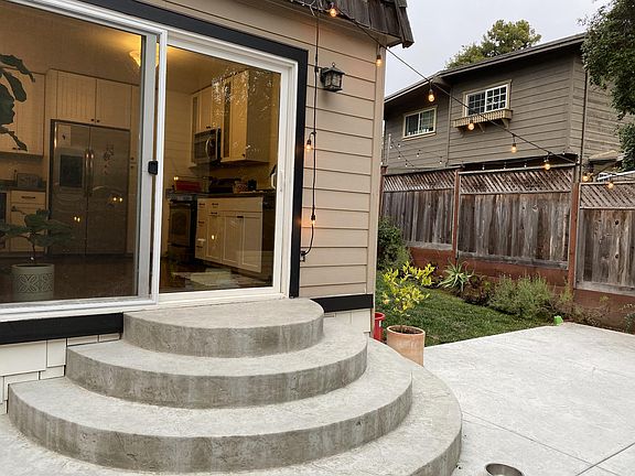 2nd image of 448 Los Altos Dr