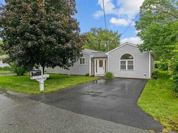 7 Lenox Ave, Westport, MA 02790