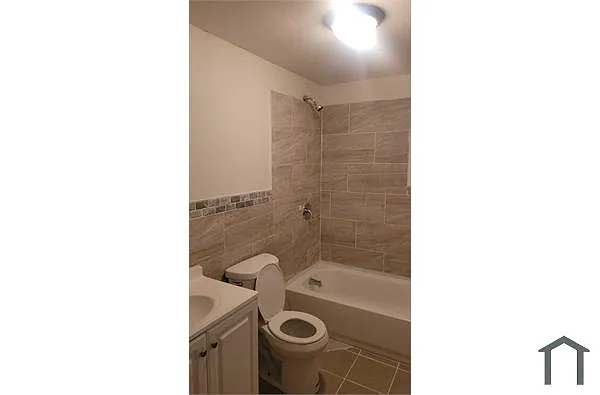 Building Photo - 961 Grove St #2