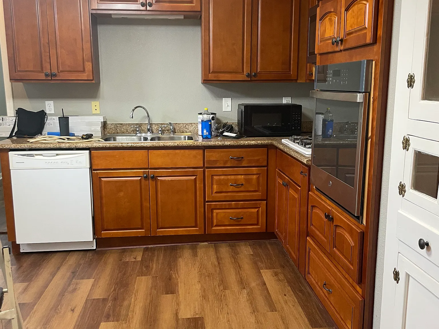 2 bed, 750 sqft, $1,300 — Photo 2