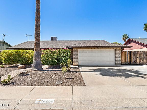 2nd image of 6605 W ALTADENA Avenue