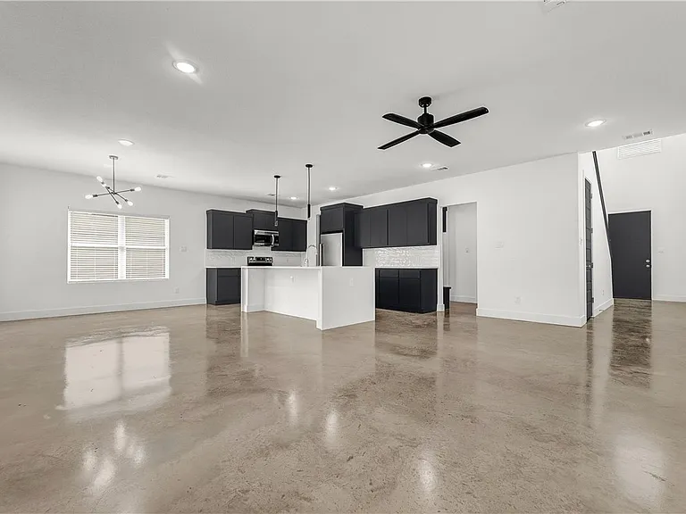 3008 Alpha Wolf Ct — Photo 5