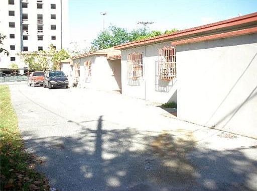 2nd image of 2184 NW 38th St