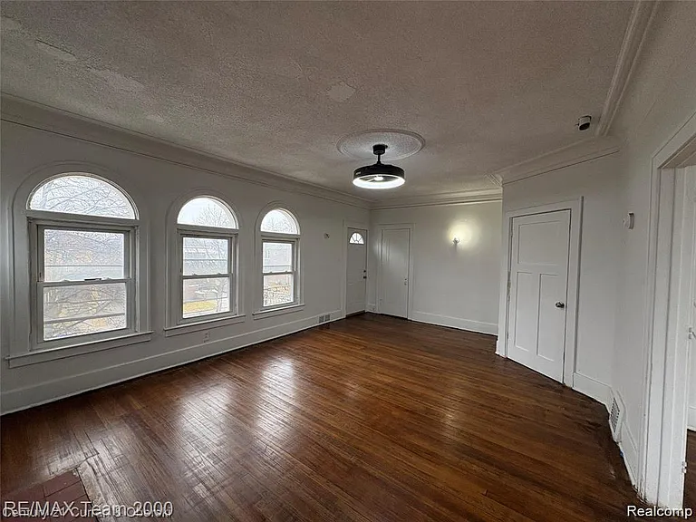 2683 Clements St — Photo 3