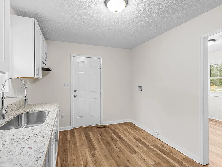 2043 Bishop Rd — Photo 15